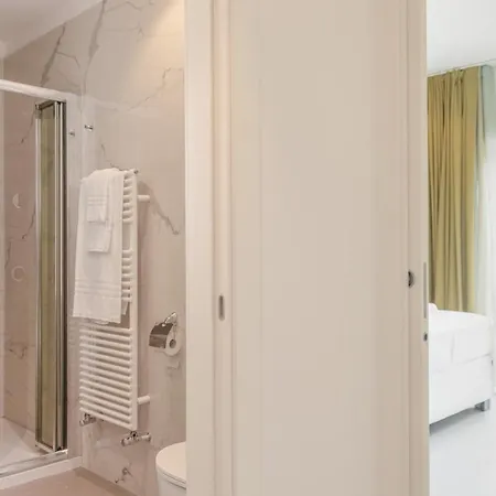 Apulialux Seaview Prestige Apt / Jacuzzi + Parking 公寓